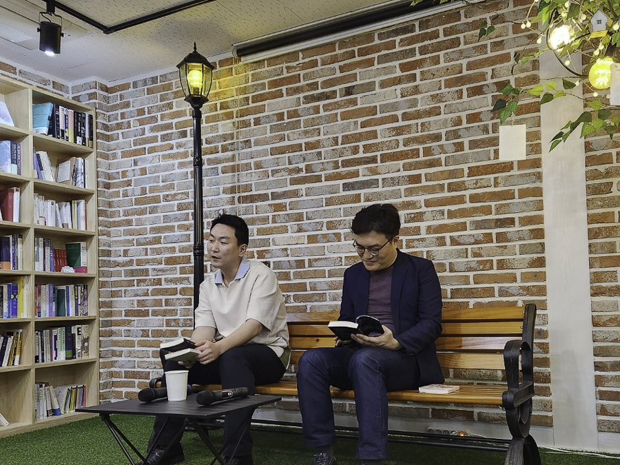 책방봄-08.jpg